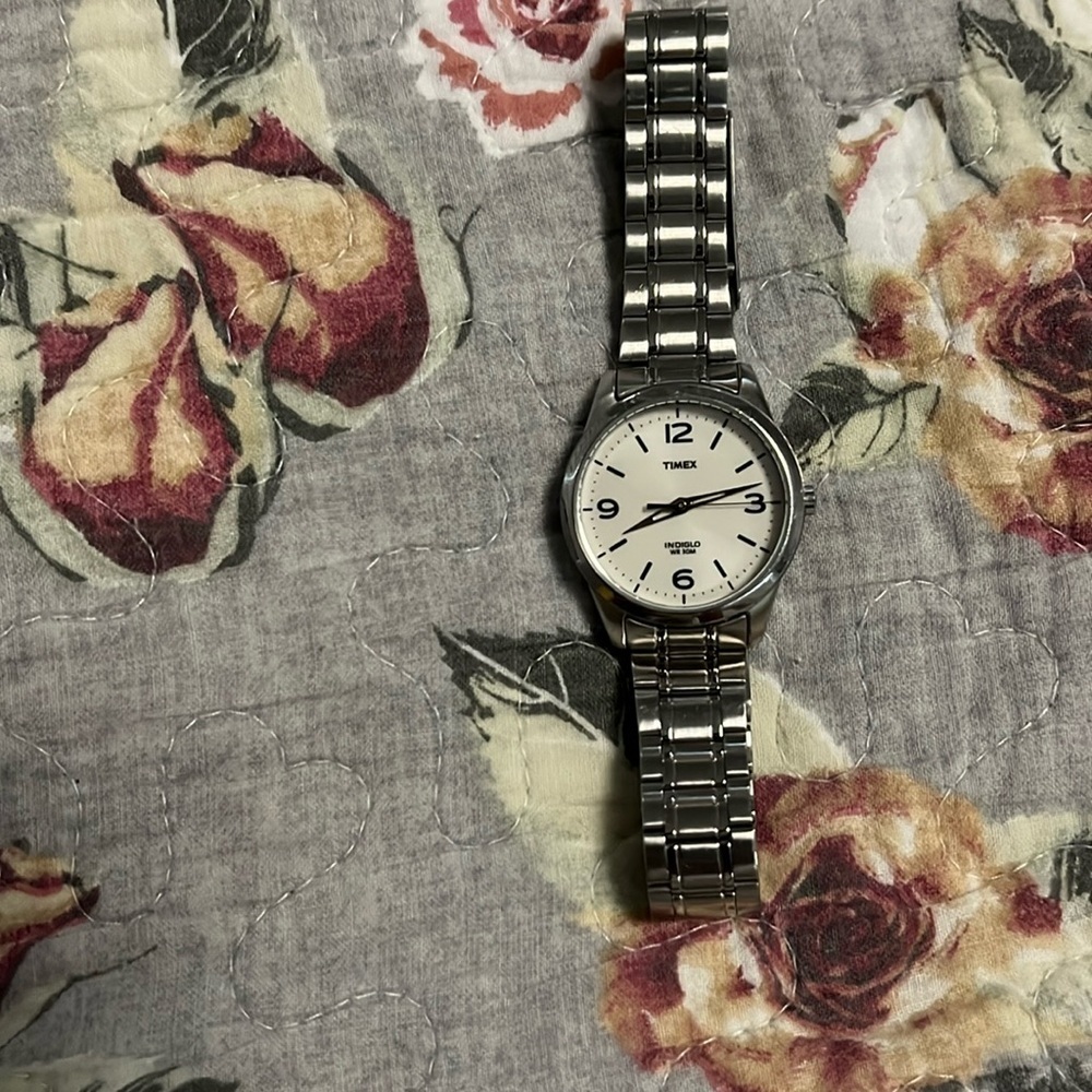 Vintage men’s Timex  watch! Battery not included
